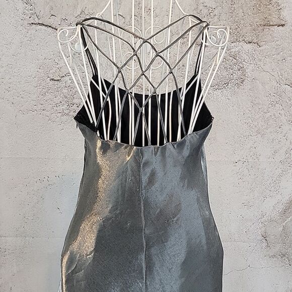 Cachet Silver Grey Slip Maxi Dress Spaghetti Strap Sleeveless Womens Size 4 - Picture 6 of 15